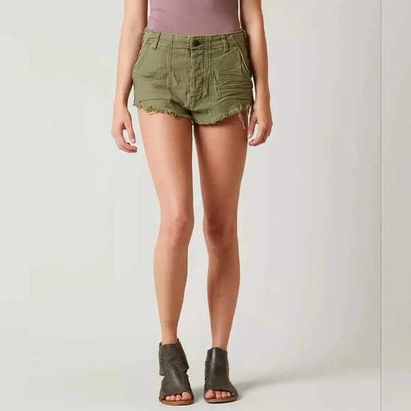 Free People Shorts Raw Frayed hems Tan brown Size 4 Pockets Beach Resort… - Picture 1 of 12
